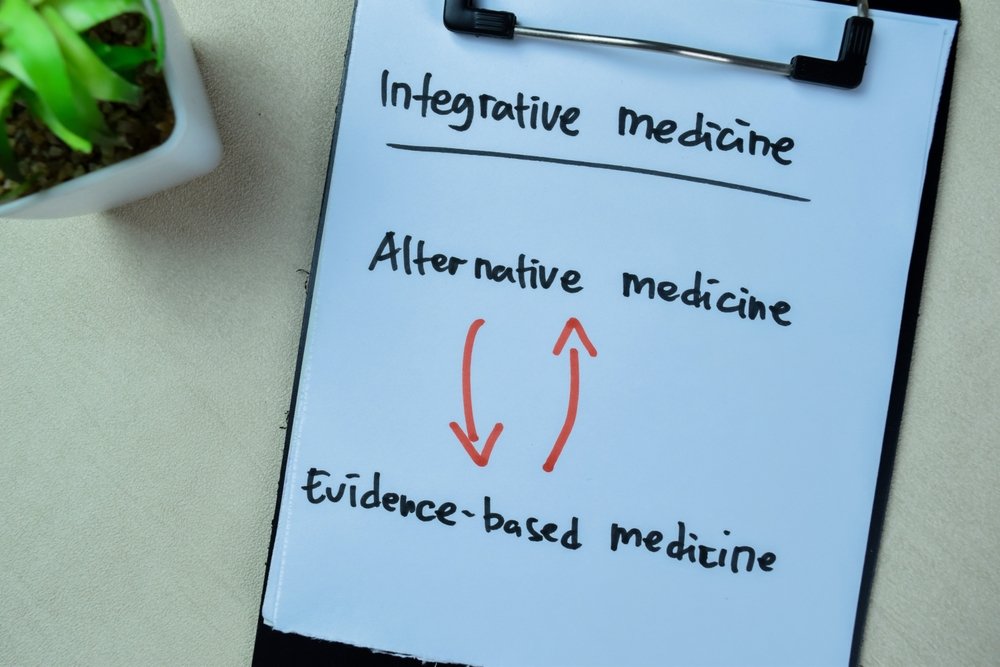 Integrative Primary Care combines conventional and holistic approaches What is integrative primary care? Integrative medicine. It combines western medicine with holistic approaches and offers a much better approach to primary care